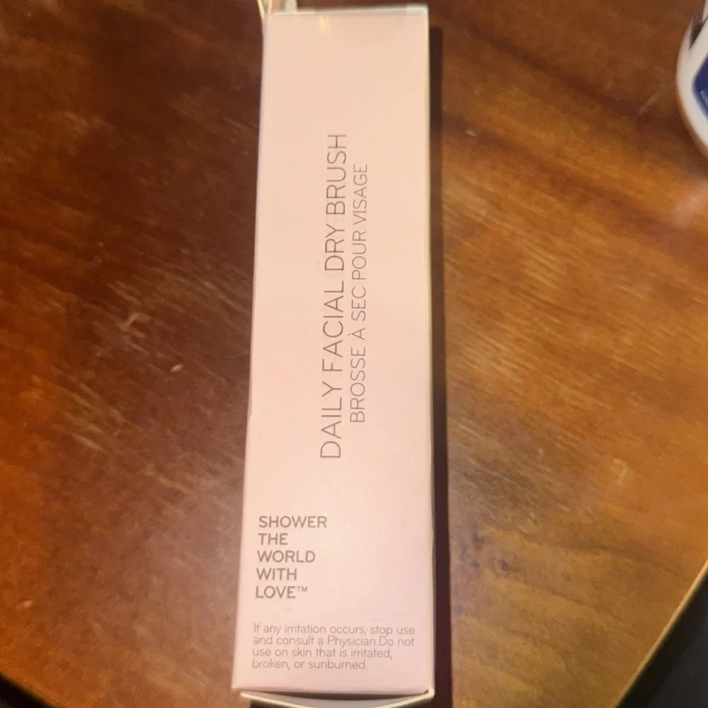 Daily concepts, daily facial, dry brush